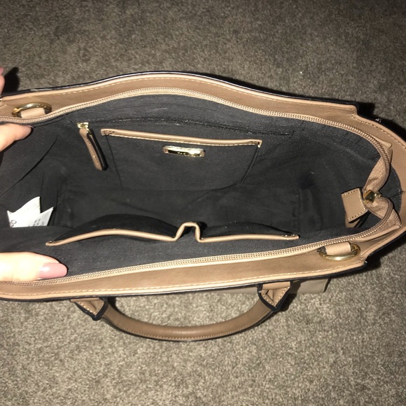 Tan and snakeskin purse - Picture 4 of 4